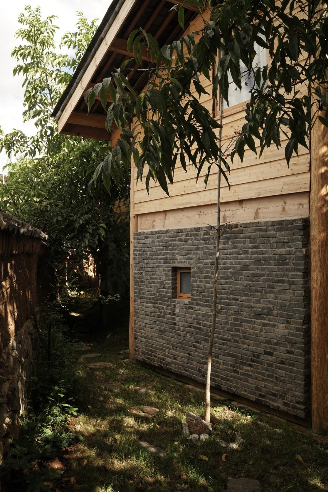 云南丽江白沙古镇酒店 / Atelier8 + 上海高目建筑设计事务所