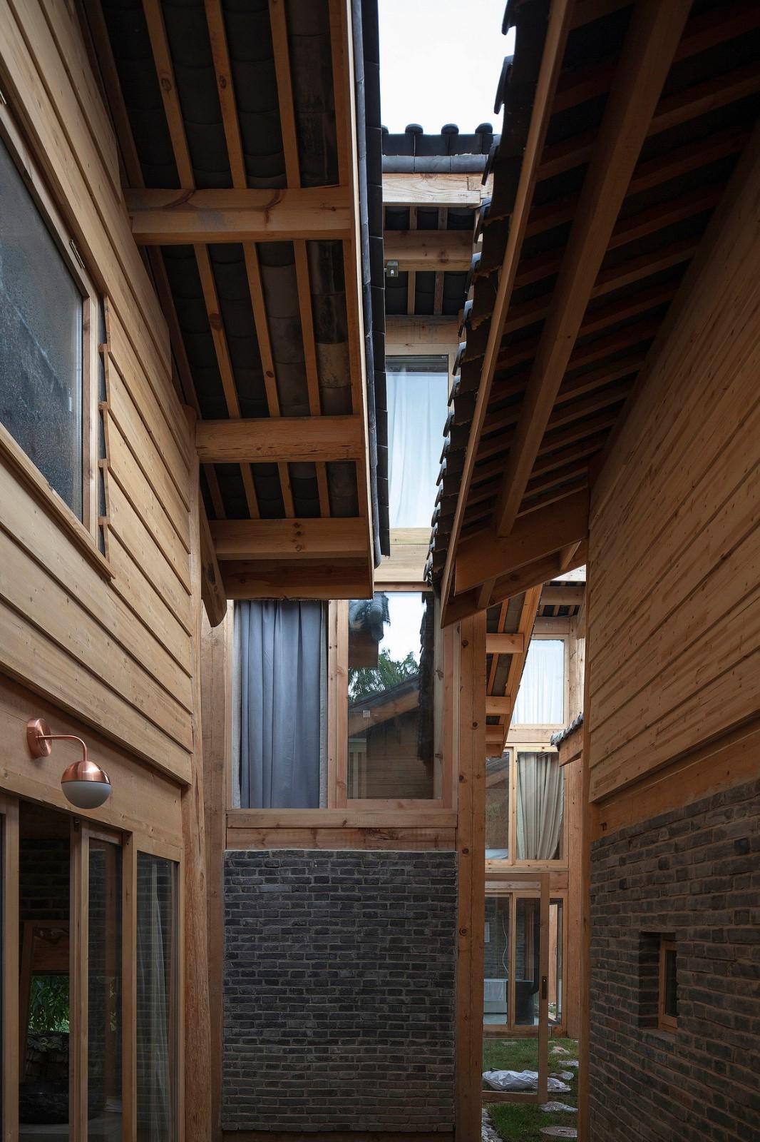 云南丽江白沙古镇酒店 / Atelier8 + 上海高目建筑设计事务所