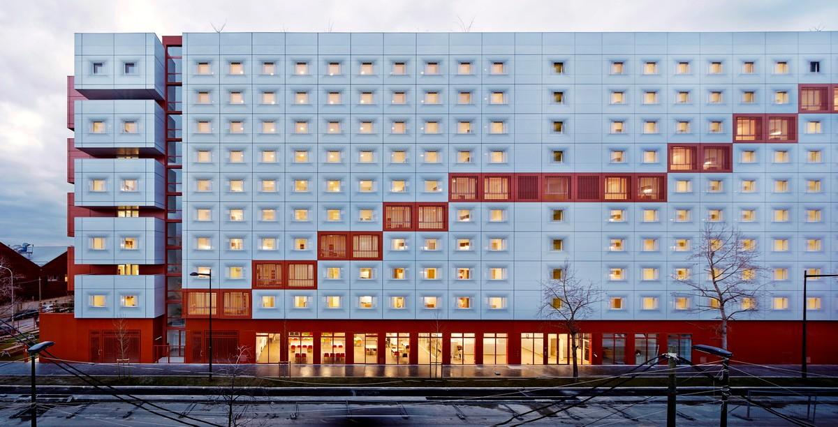红白互补——法国2en1学生中心 / BFV Architectes