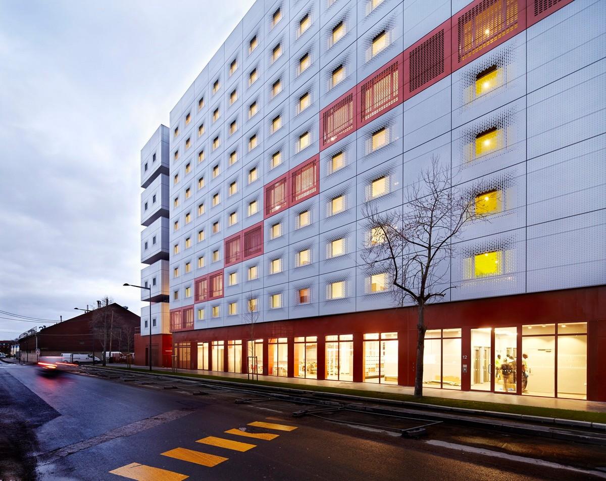 红白互补——法国2en1学生中心 / BFV Architectes
