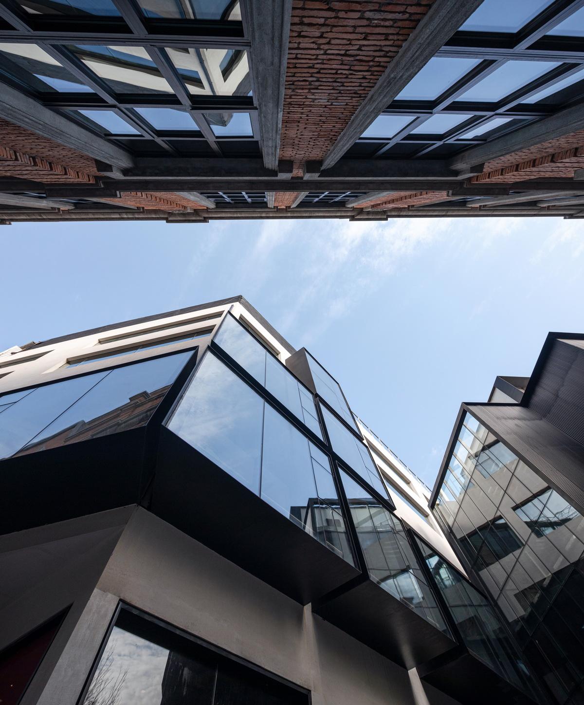 FOR19 红砖房与小洋楼，redbrick buildings and western-style mansions 01_调整大小.jpg