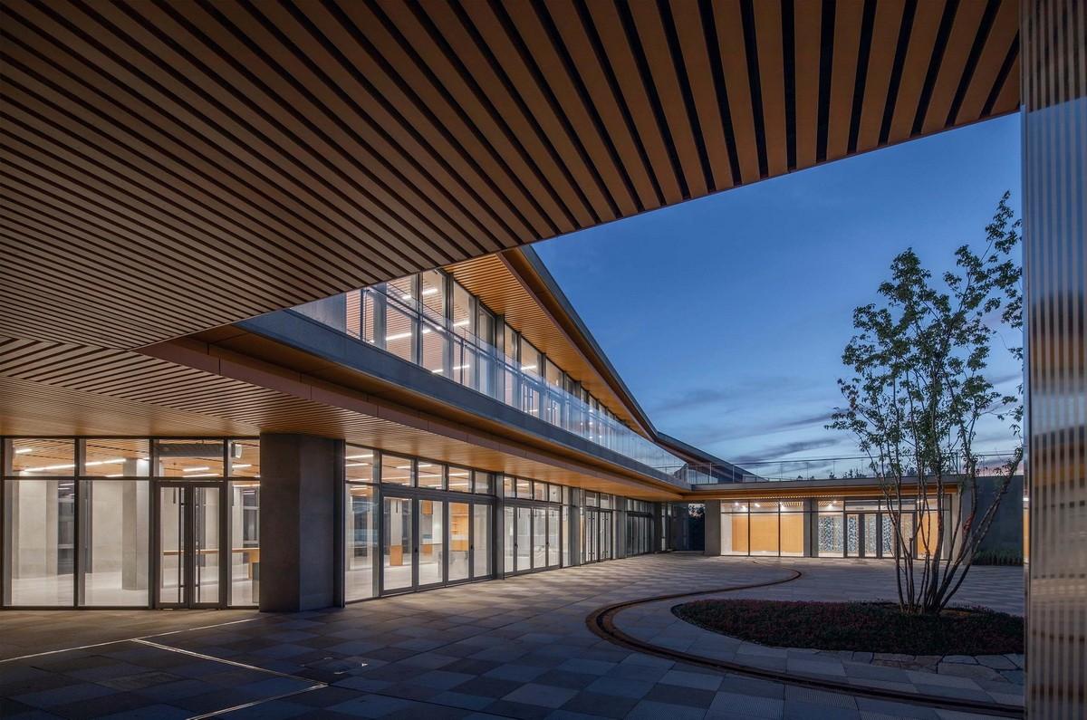 大地之痕：七色山矿坑花园游客中心 / UUA建筑师事务所