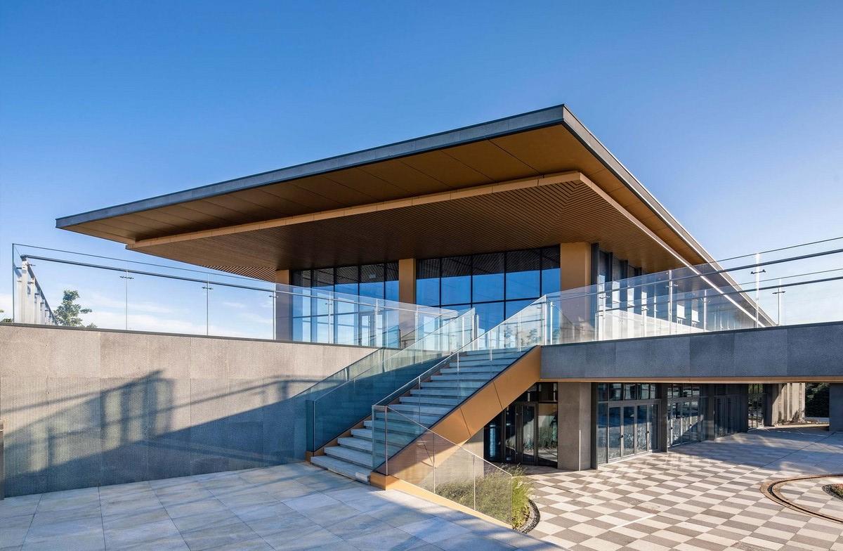 大地之痕：七色山矿坑花园游客中心 / UUA建筑师事务所