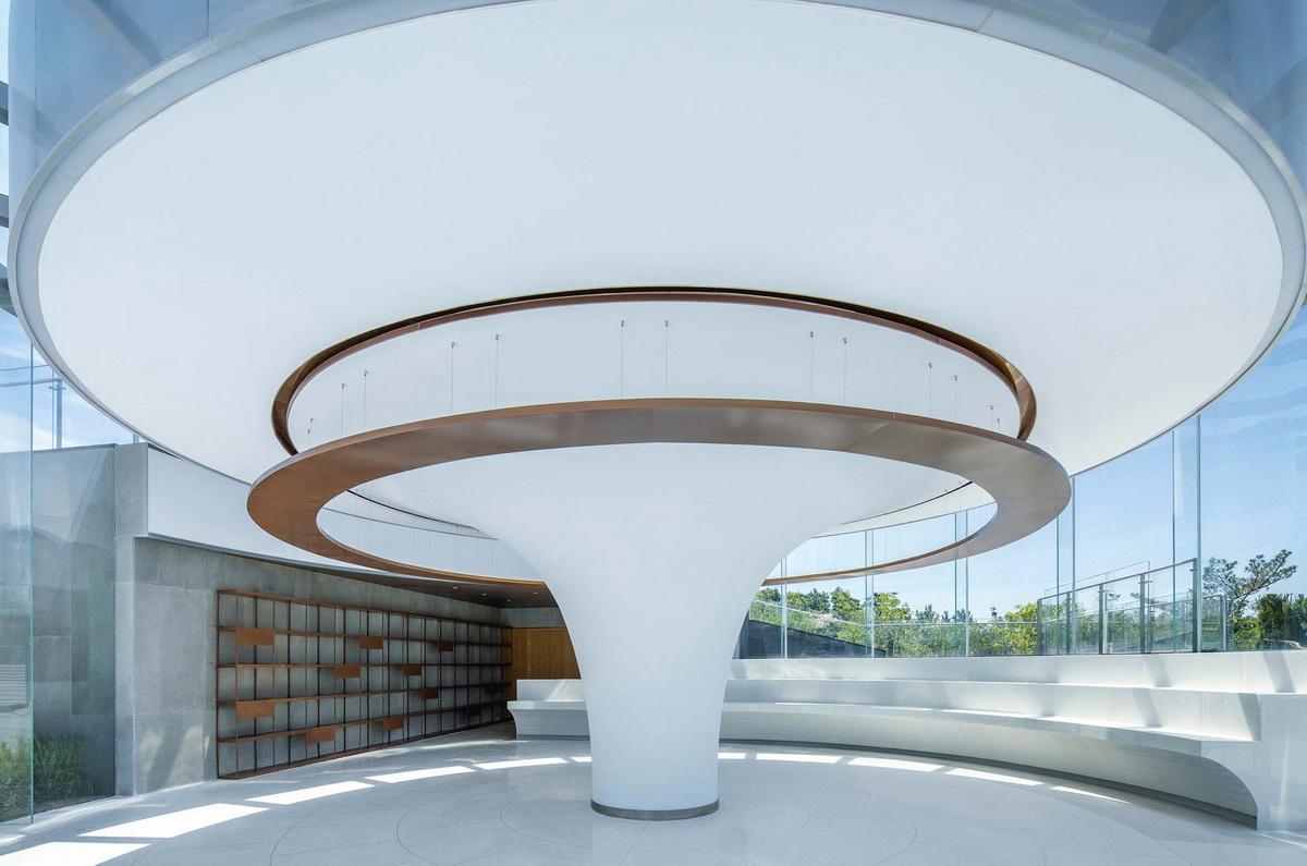 大地之痕：七色山矿坑花园游客中心 / UUA建筑师事务所