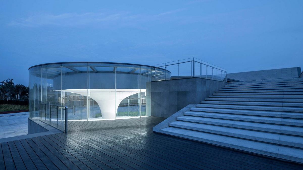 大地之痕：七色山矿坑花园游客中心 / UUA建筑师事务所
