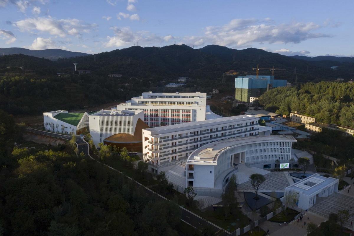 b2_校园西南鸟瞰（摄影：存在建筑）__©_Arch-Exist_.Aerial_View_from_Southwest_of_Campus_调整大小.jpg