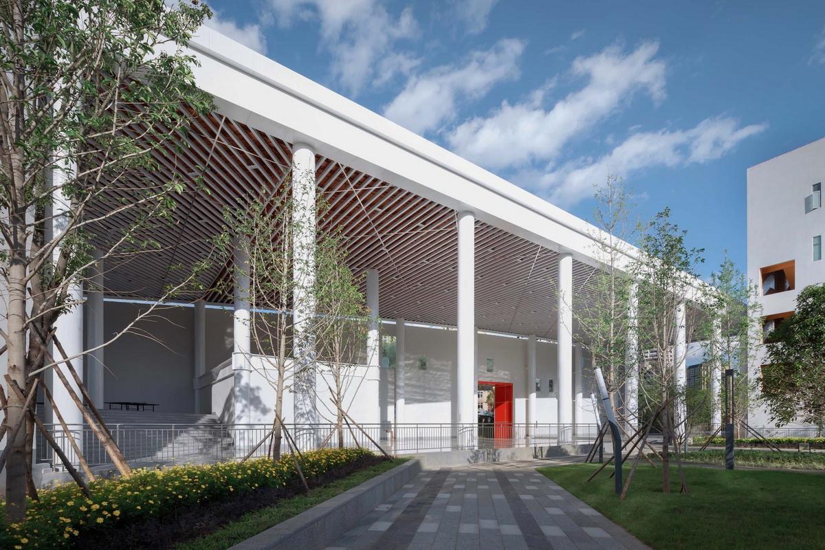 e90 _从西侧看校史展廊（摄影：存在建筑）__©_Arch-Exist_.West_View_of_Exhibition_Veranda_调整大小.jpg