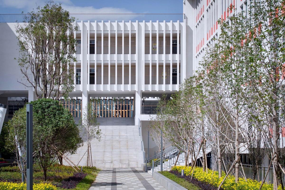 e95 _教学楼连廊（摄影：存在建筑）__©_Arch-Exist_.Teaching_Building_Corridor_调整大小.jpg