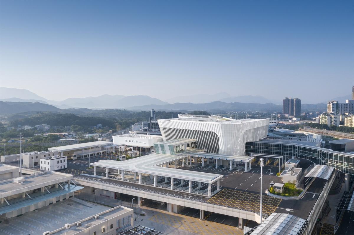 深圳市莲塘口岸：国内首个“客、货一站式通关”口岸 / 华阳国际设计集团