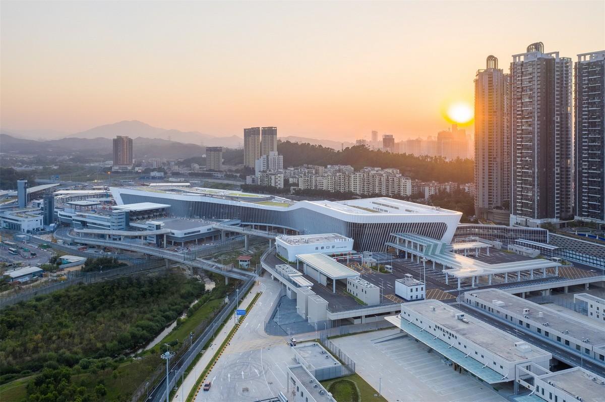 深圳市莲塘口岸：国内首个“客、货一站式通关”口岸 / 华阳国际设计集团