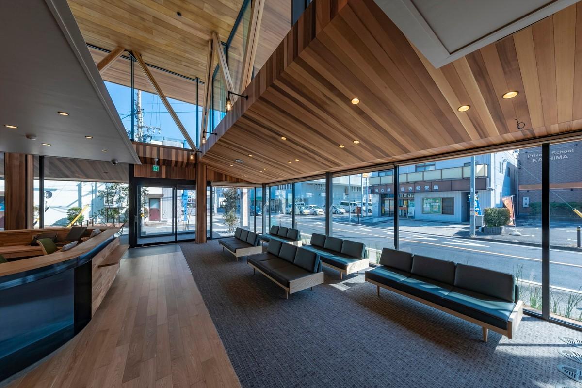 温暖的透明度：名古屋外科诊所“Takenaka” / TSC Architects