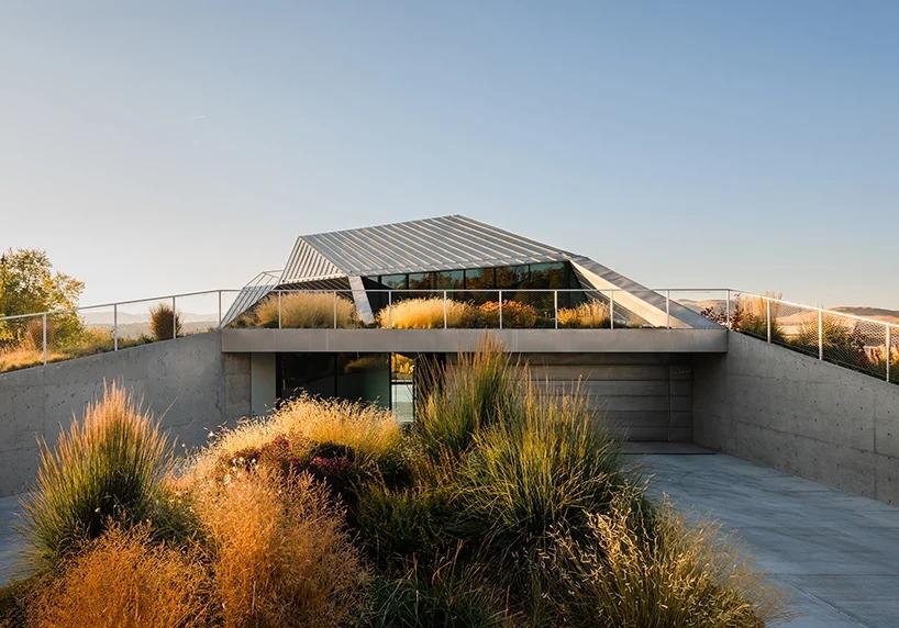 shapeshifter-OPA-ogrydziak-prillinger-architects-reno-nevada-designboom-06.webp.jpg