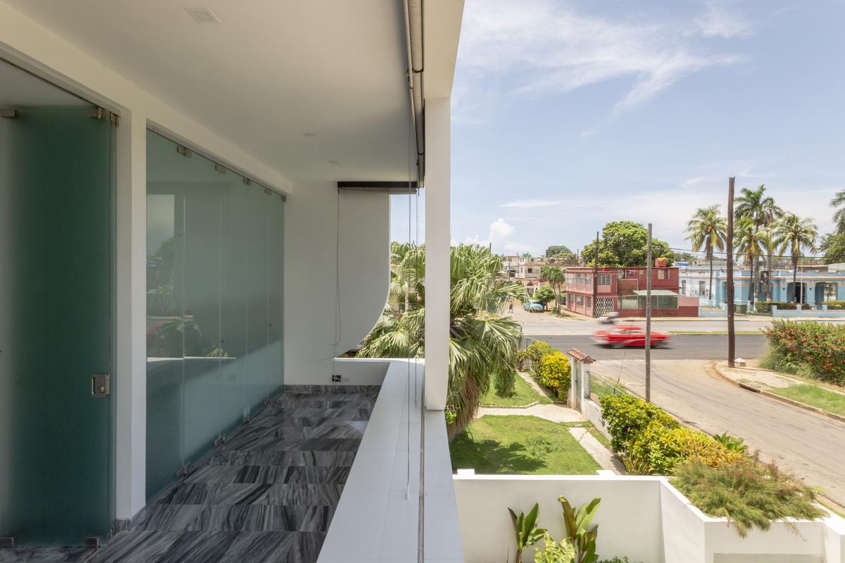 哈瓦那“U”字屋 / Albor Arquitectos