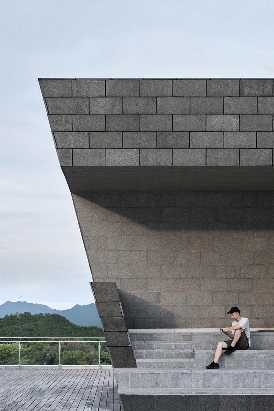 g9 _Small_chapel__Photo_by_Jonathan_Leijonhufvud_调整大小.jpg