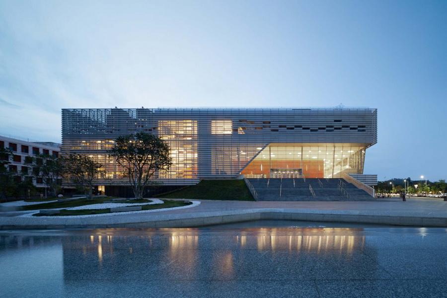 h1 Main_entrance_on_the_south_side_Photo_by_Zeng_Tianpei_调整大小.jpg