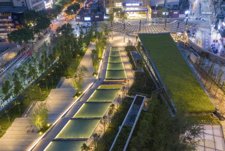 城市封面级新地标——重庆来福士 / 萨夫迪建筑事务所