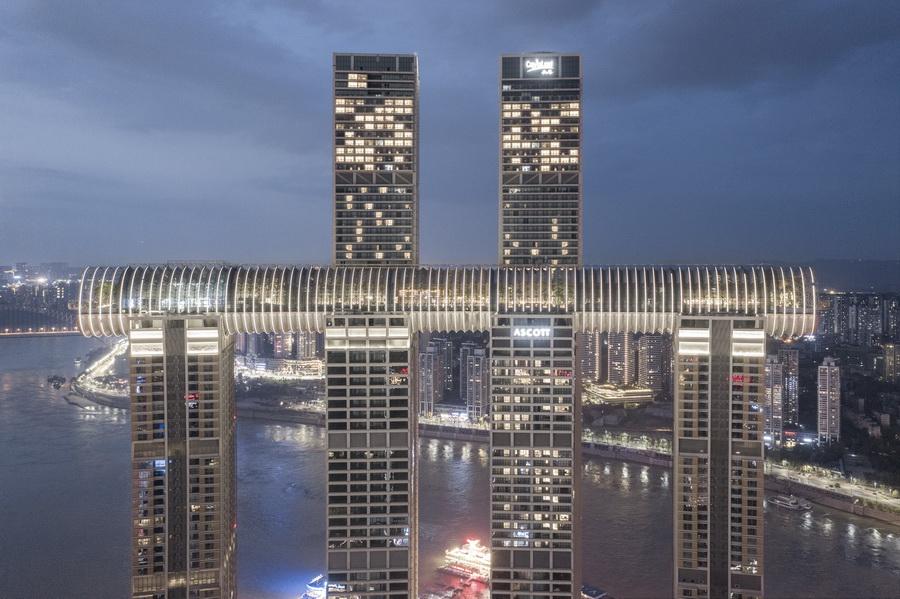 城市封面级新地标——重庆来福士 / 萨夫迪建筑事务所