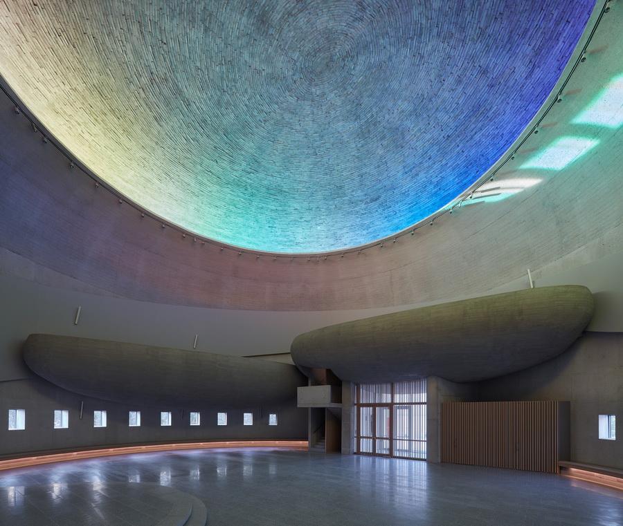 捷克彩虹教堂“Beatified Restituta” / Atelier Stepan