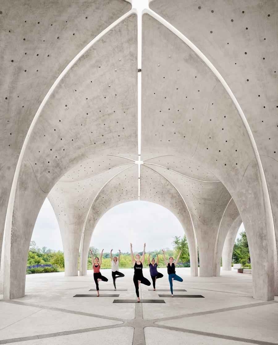 混凝土“花瓣”展亭——汇流公园 / Lake|Flato Architects
