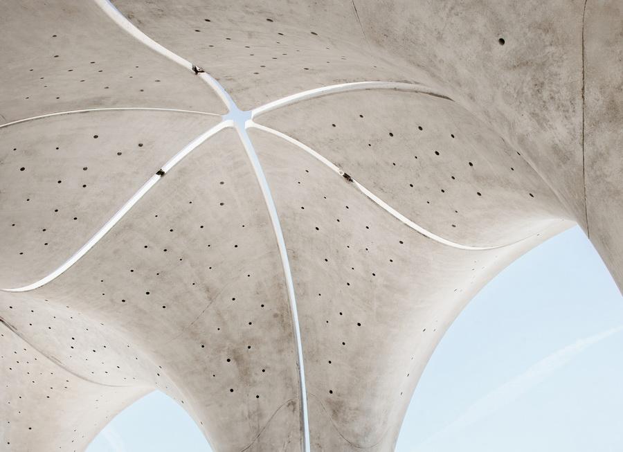 混凝土“花瓣”展亭——汇流公园 / Lake|Flato Architects