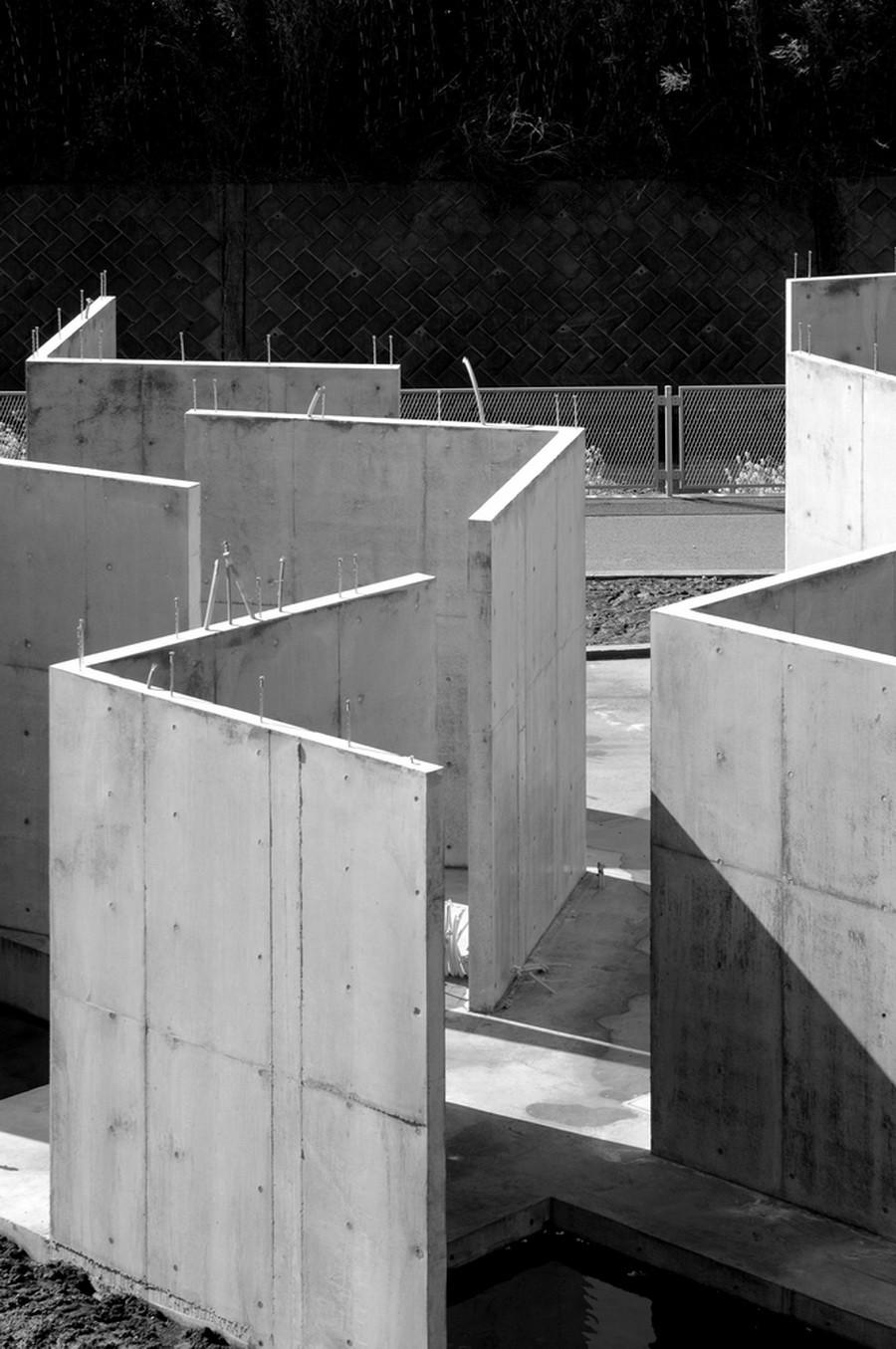 日本“L”型墙住宅 / 宮晶子建筑工作室