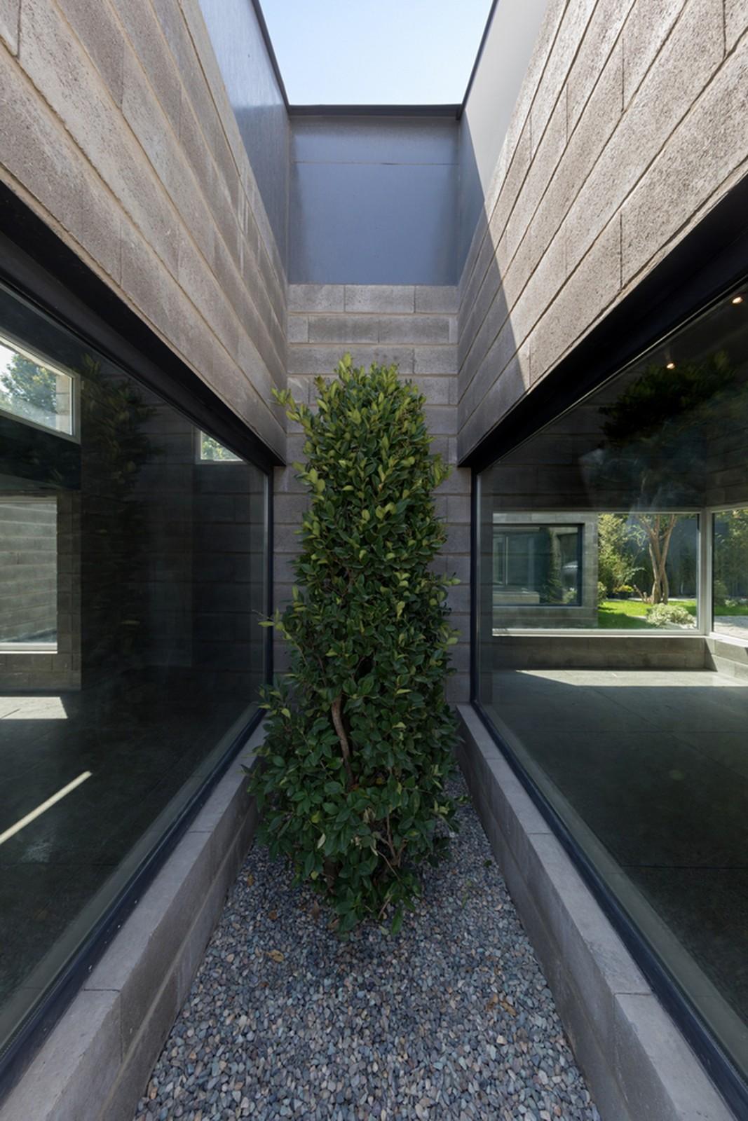 Aptus 工厂展厅，庭院与光影之歌 / Hooba Design