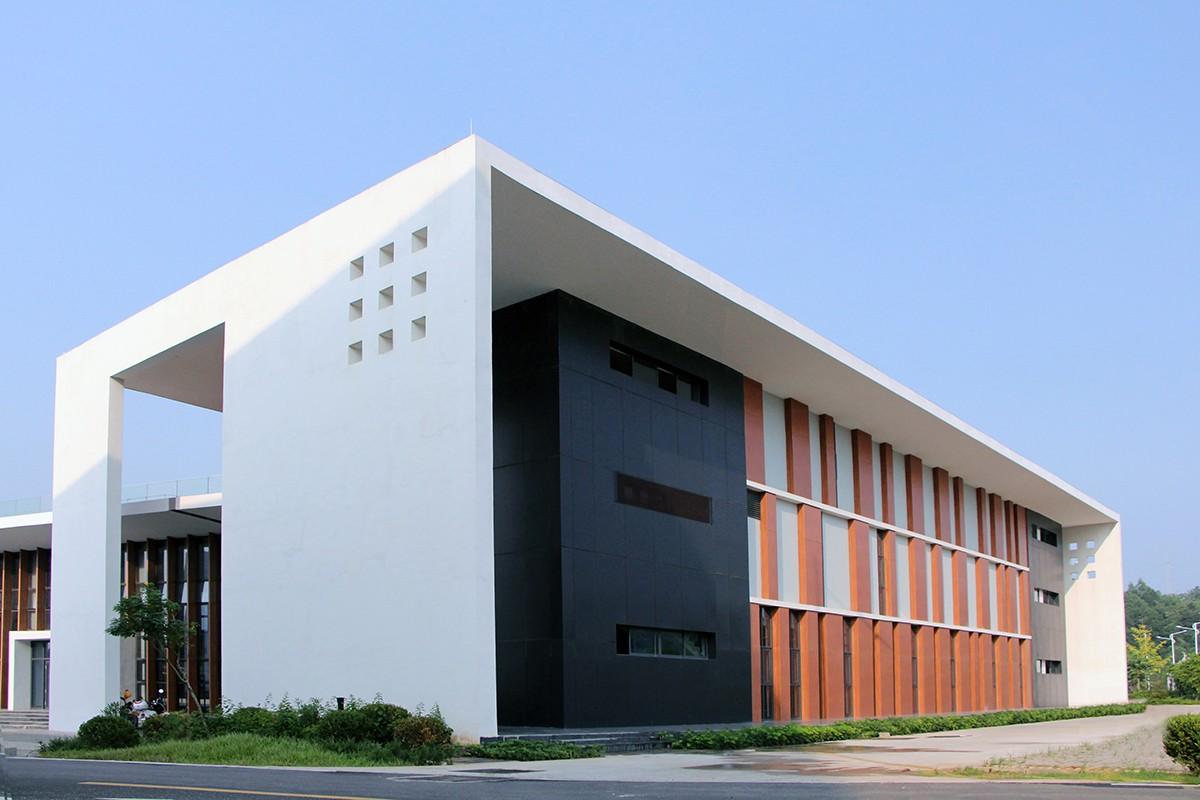 广西贺州市.平桂档案馆——简洁至上 / 广西中盛建筑设计有限公司