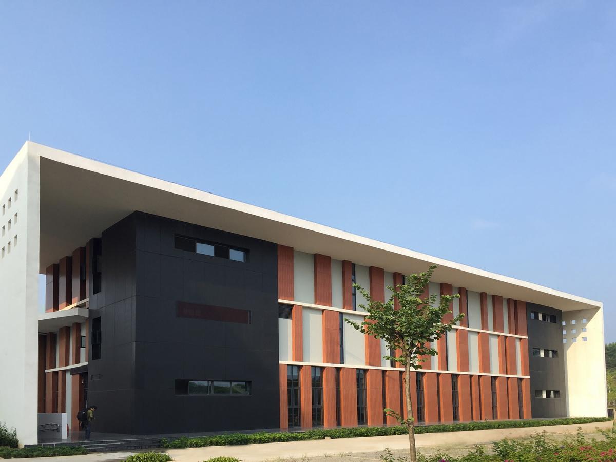广西贺州市.平桂档案馆——简洁至上 / 广西中盛建筑设计有限公司