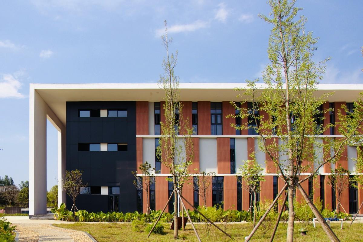 广西贺州市.平桂档案馆——简洁至上 / 广西中盛建筑设计有限公司