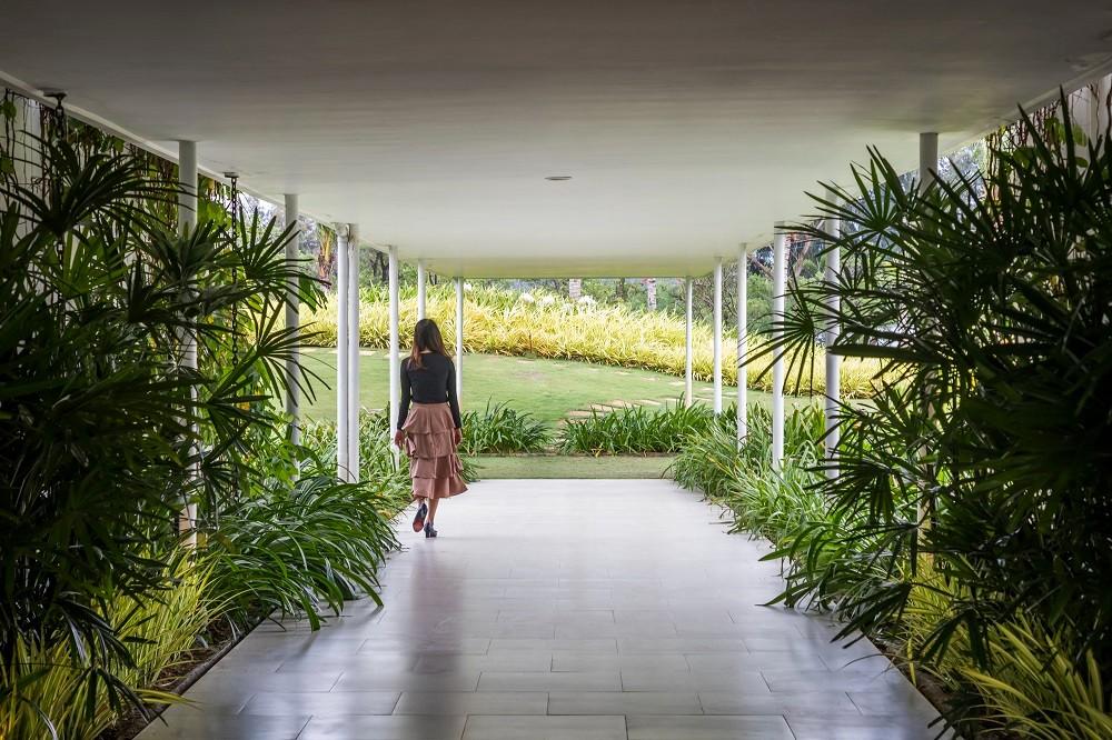 Thanh长湾画廊，绿色极简空间 / MIA Design Studio