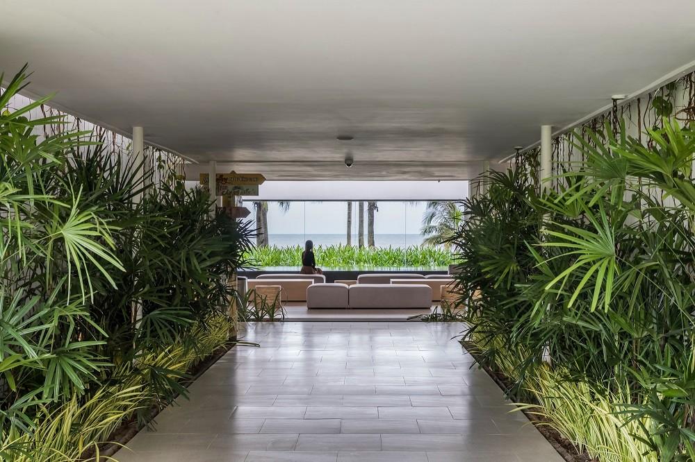 Thanh长湾画廊，绿色极简空间 / MIA Design Studio