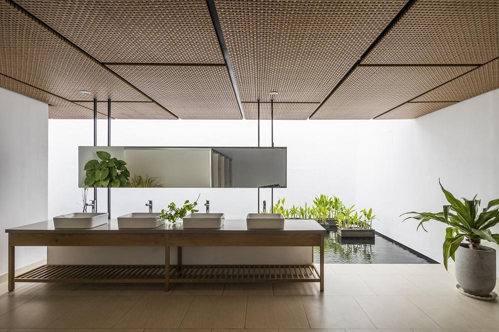 Thanh长湾画廊，绿色极简空间 / MIA Design Studio