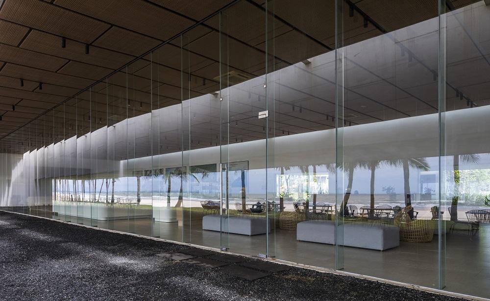 Thanh长湾画廊，绿色极简空间 / MIA Design Studio