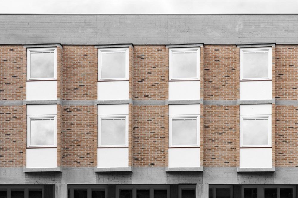 尼古拉学院改造更新，精简的材料，纯粹的空间 / MoDusArchitects