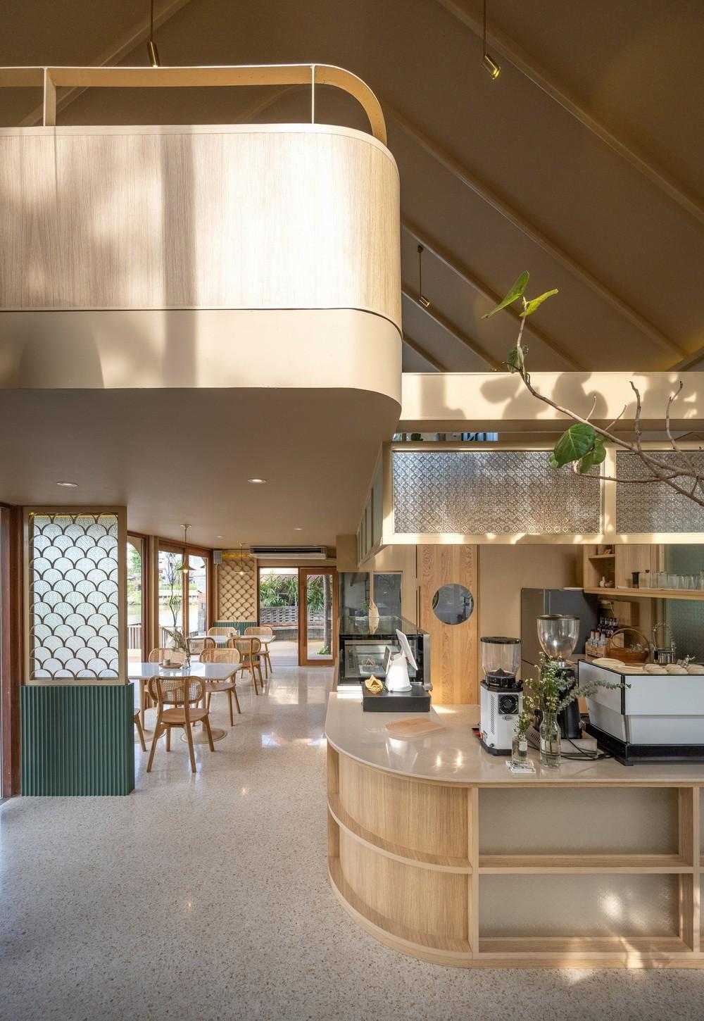 阿瑜陀耶特瓦咖啡馆 / BodinChapa Architects