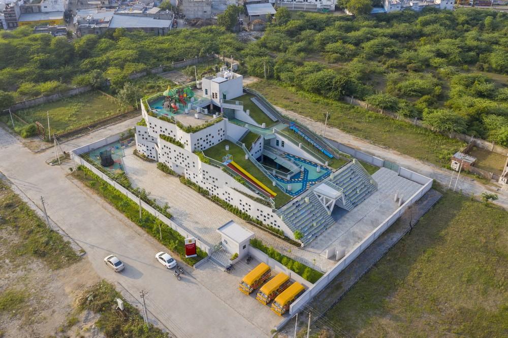 灵感来源于动画片里的三角奶酪！/SferaBlu Architects
