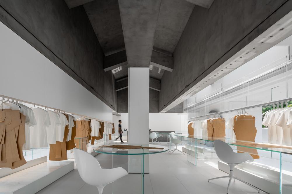 白 ·   ZS Lab/东仓建设·  余霖
