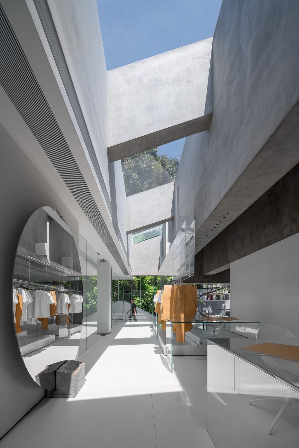 白 ·   ZS Lab/东仓建设·  余霖