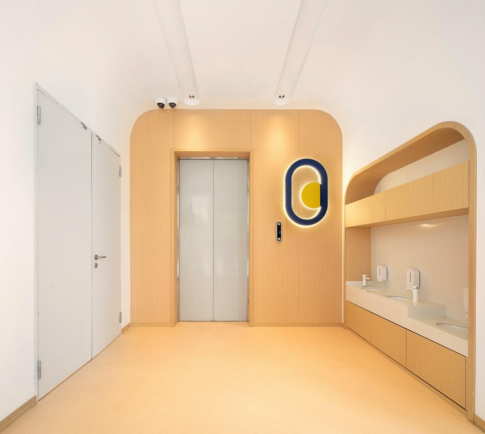 极具分寸感的幼儿园空间：墨伊教育中心 / TOPOS DESIGN