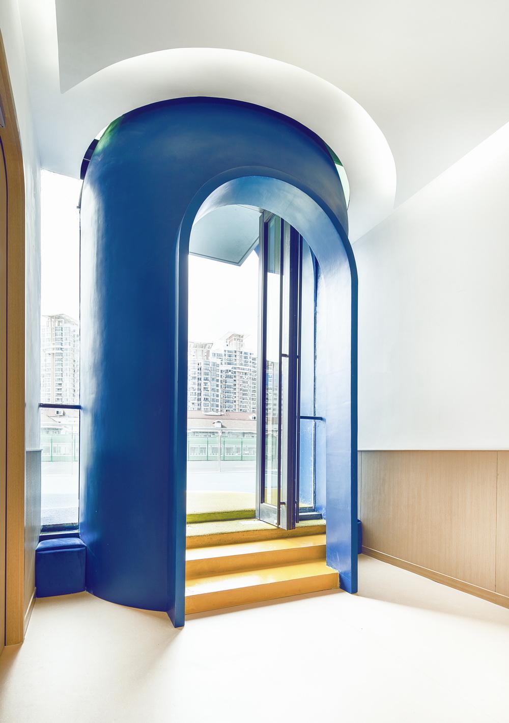 极具分寸感的幼儿园空间：墨伊教育中心 / TOPOS DESIGN