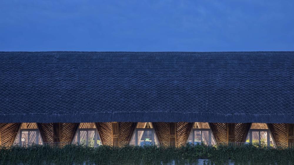 大跨度拱形竹梁，Casamia 社区之家 / VTN Architects