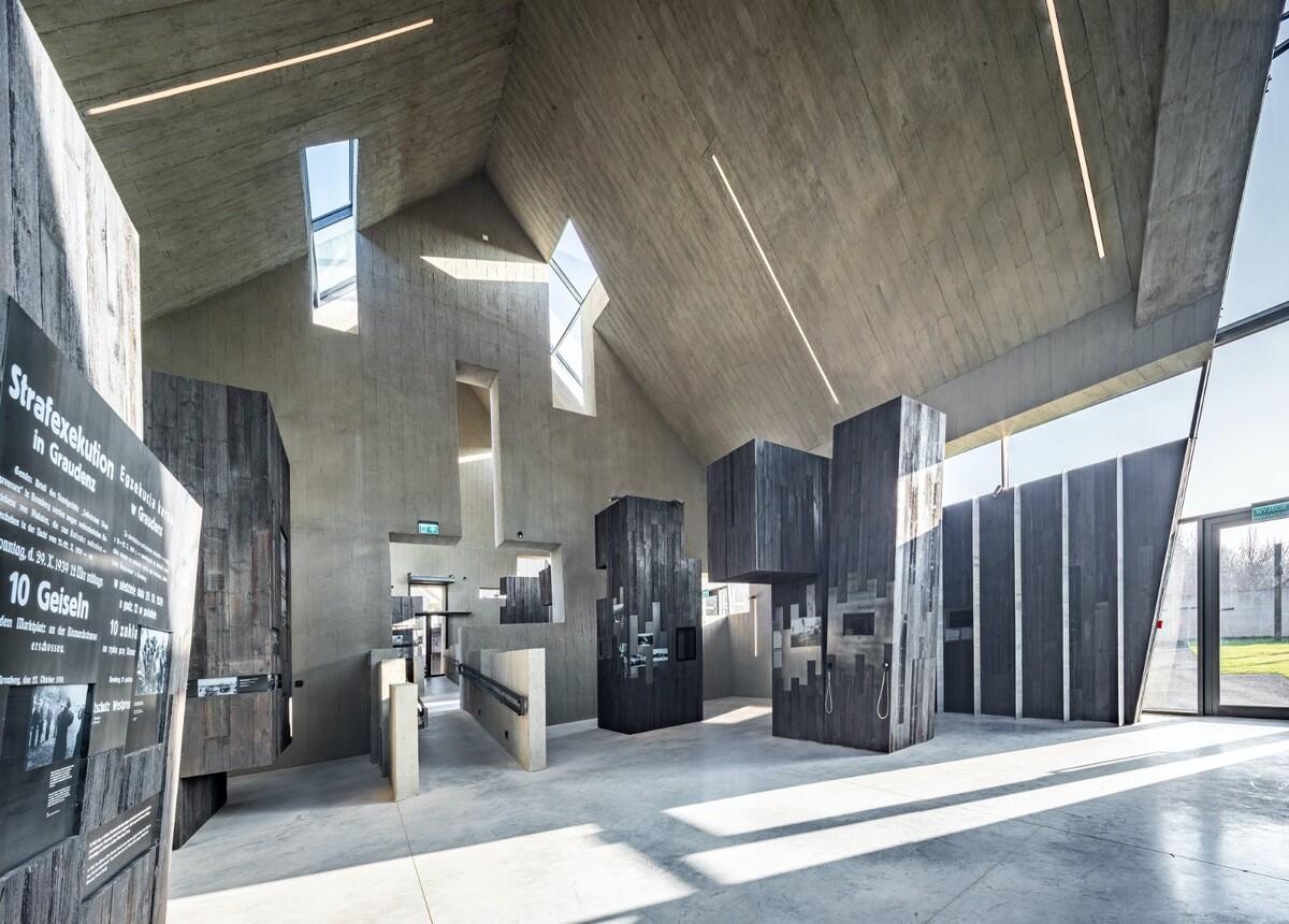 波兰殉难者陵墓 / Nizio Design International
