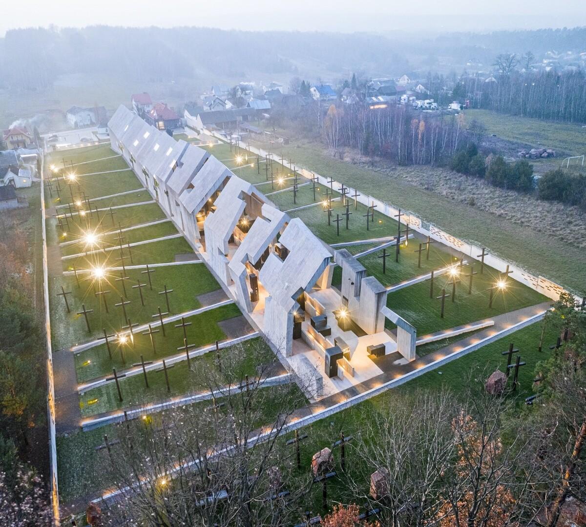 波兰殉难者陵墓 / Nizio Design International