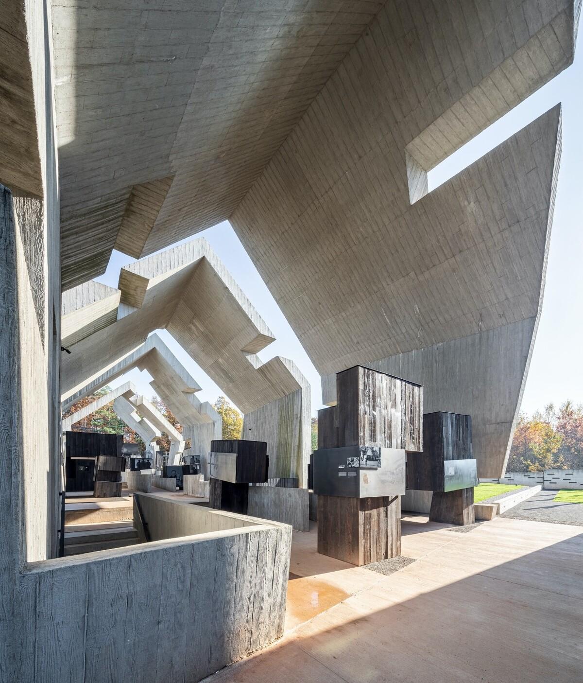 波兰殉难者陵墓 / Nizio Design International