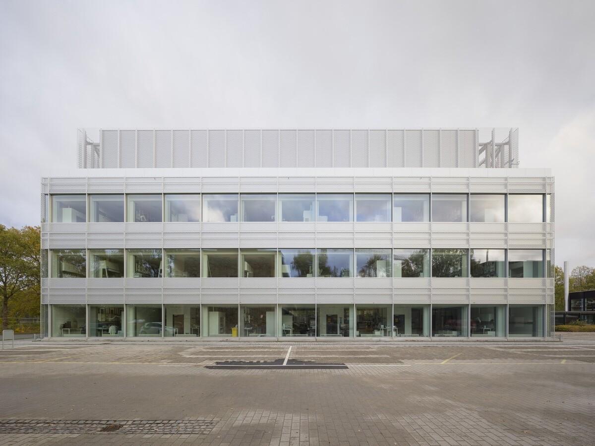丹麦技术大学生物工程研究实验楼 / Mikkelsen Architects