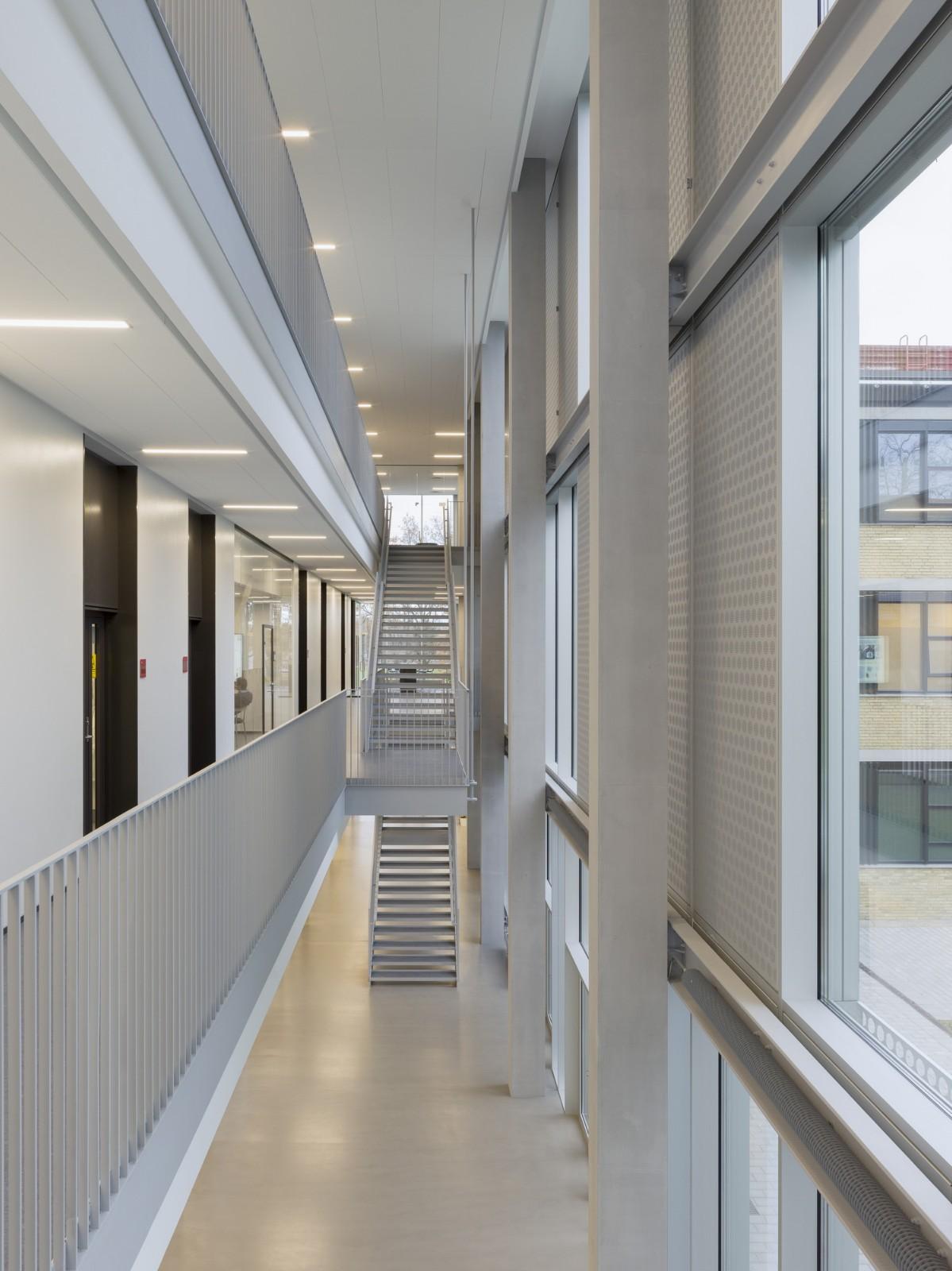 丹麦技术大学生物工程研究实验楼 / Mikkelsen Architects