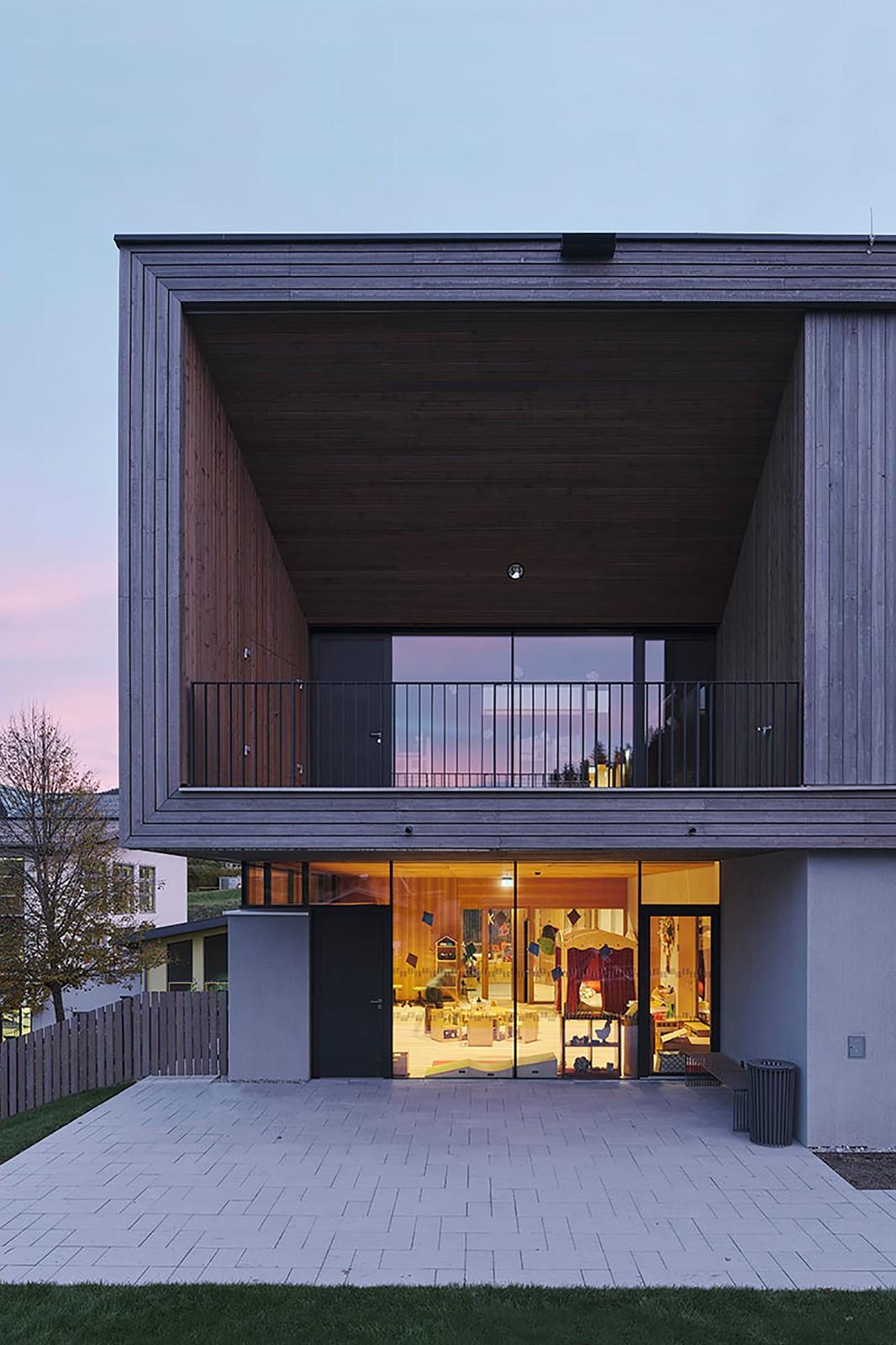 威尔德舍瑙的托儿所和日托班 / Unisono Architekten + Kraft:Werk Architektur