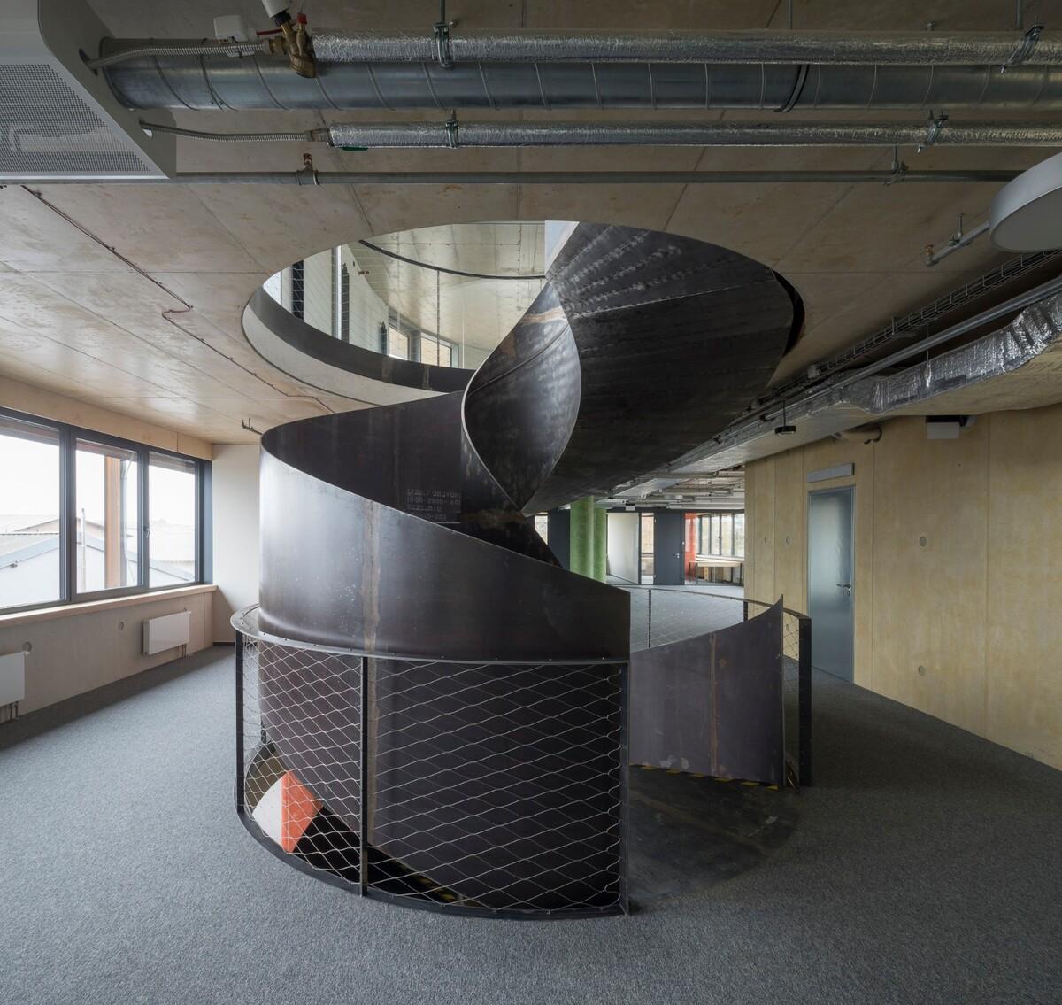捷克POHL总部 / Rusina Frei Architekti