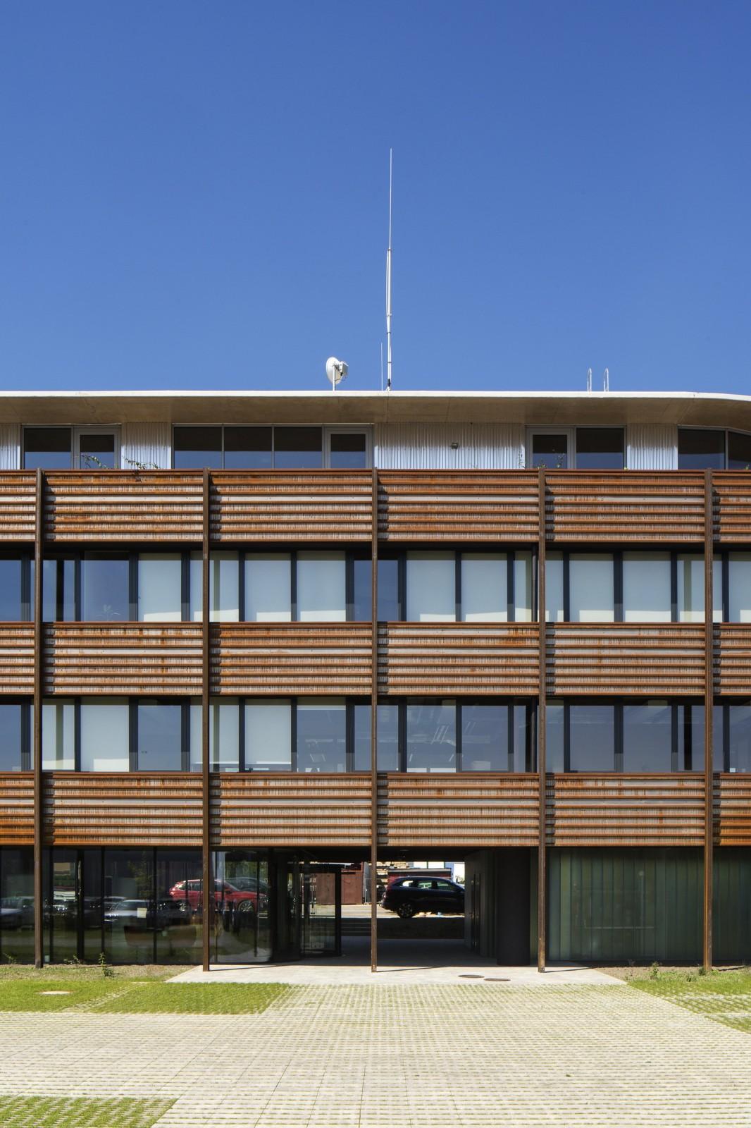 捷克POHL总部 / Rusina Frei Architekti