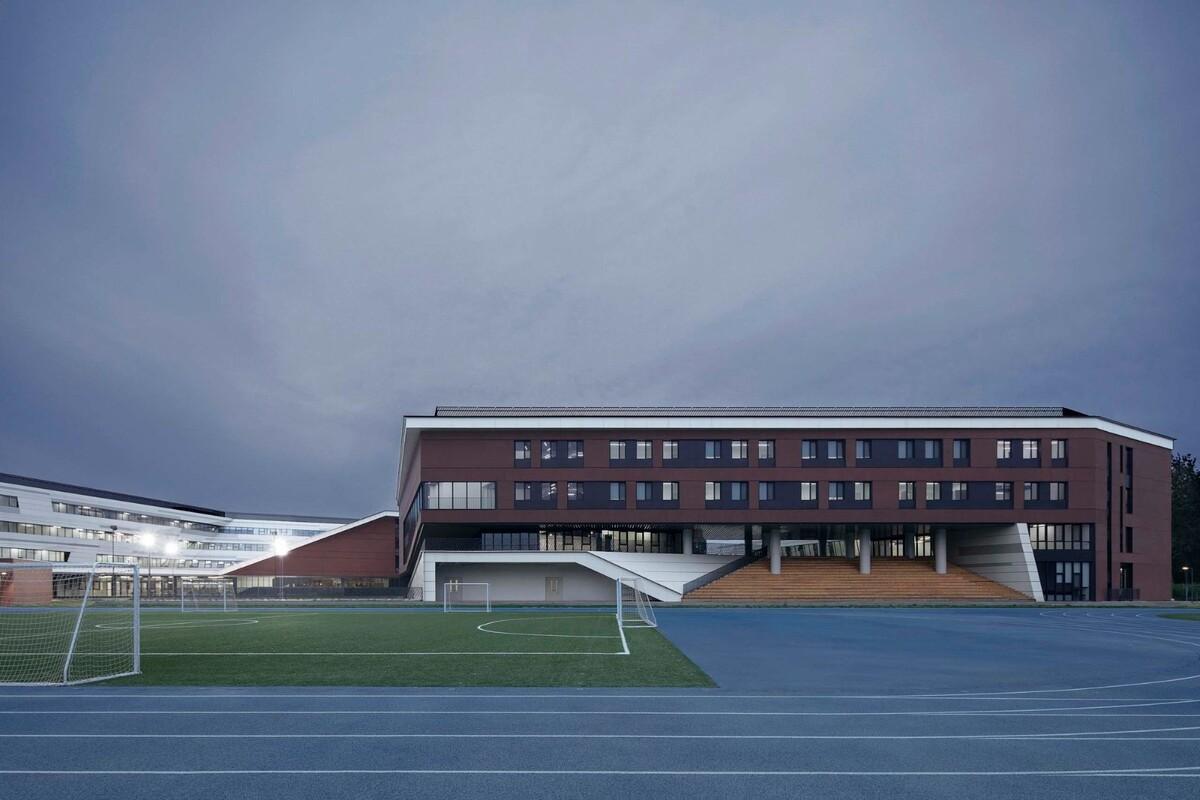 北京人大附中航天城学校 / 北京市建筑设计研究院